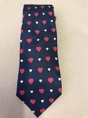 NWOT Vineyard Vines Blue Red White Hearts Tie